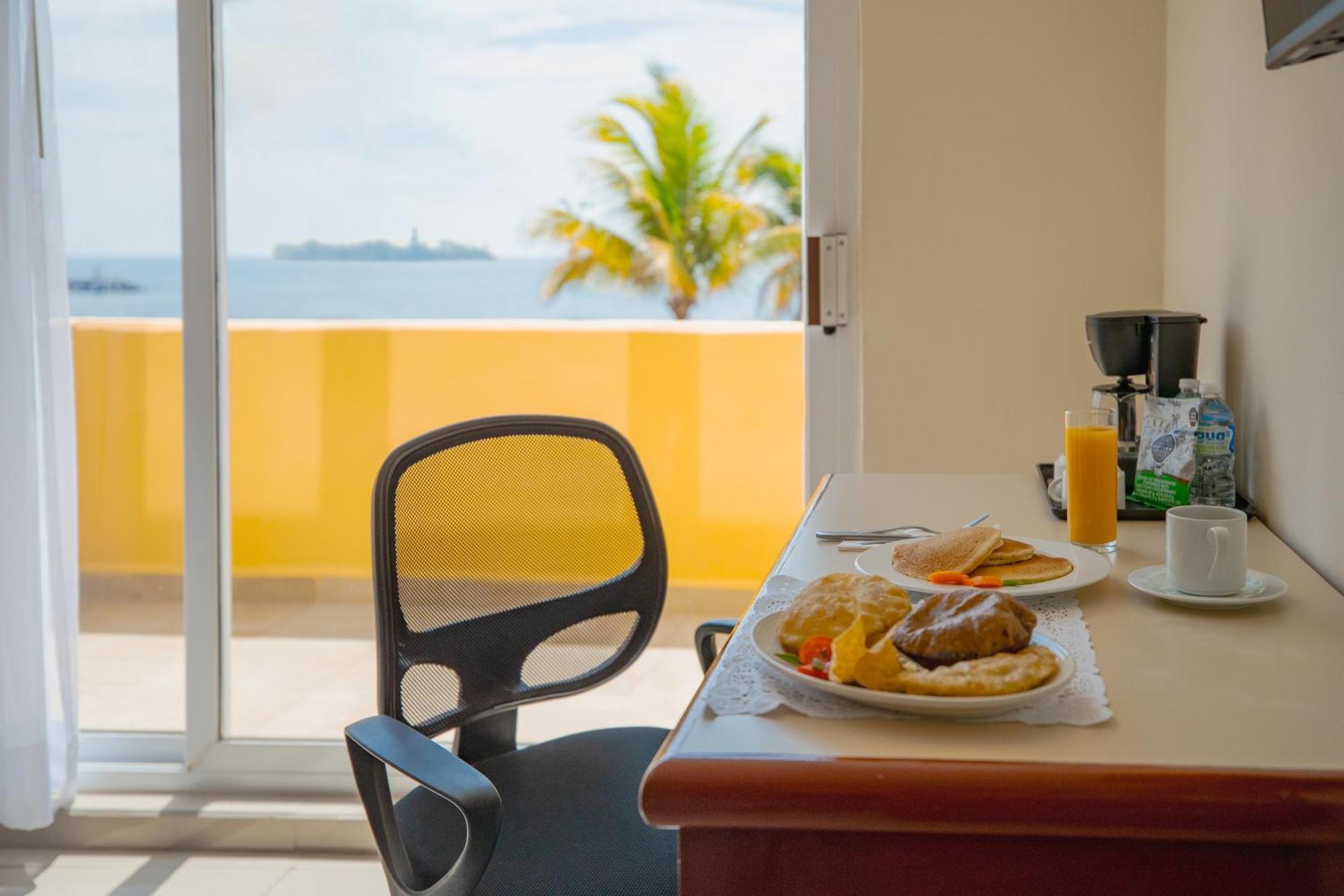 Hotel Hostal De Cortes Веракруз Екстериор снимка